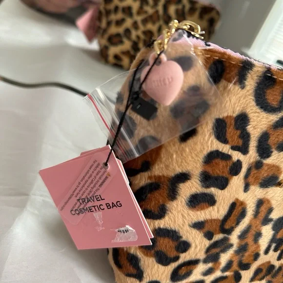 Juicy Couture Leopard Print Women's Cosmetic Bag - Picture 2 of 3